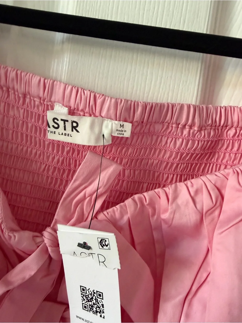 NWT Astr The Label Pink Smocked Peplum Tie-Front Peplum Blouse Size Medium